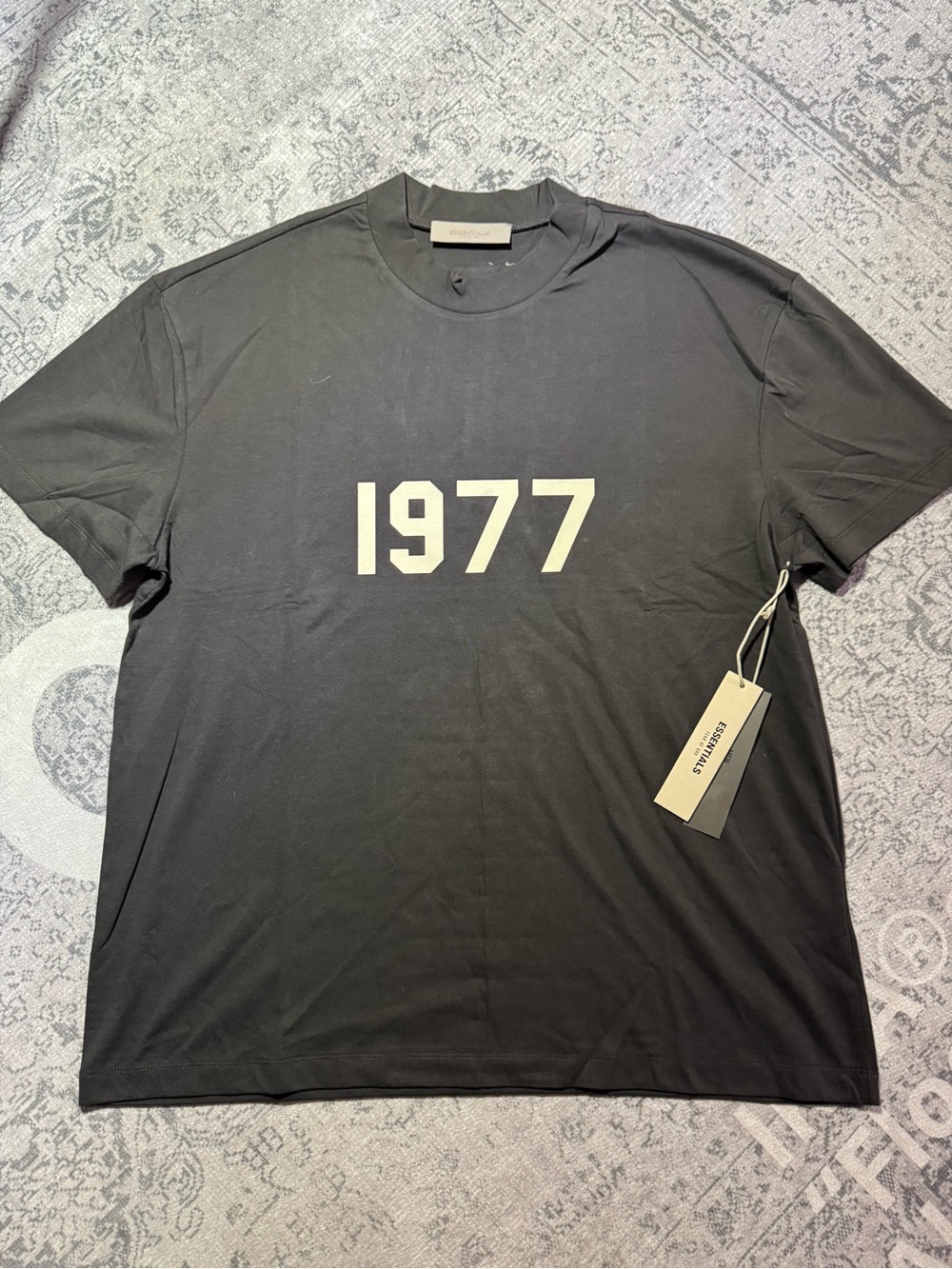 1977 Black Graphic Tee